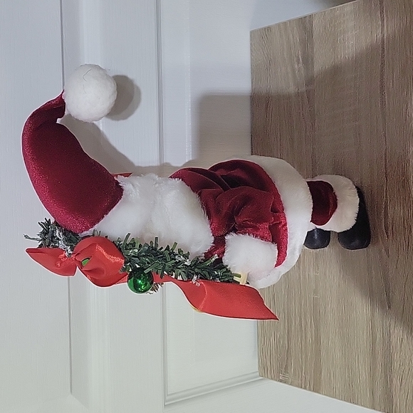 Santa Decor - Picture 3 of 6